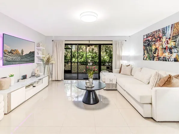 601 Ives Dairy Rd, Miami, FL 33179