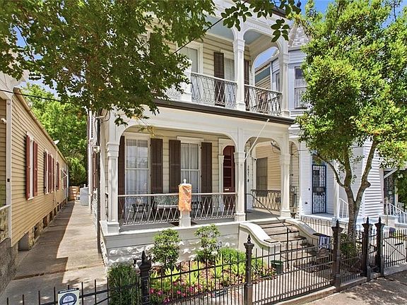 2nd image of 2837 Carondelet St