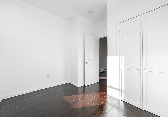 5th image of 1441 Myrtle Ave APT 3