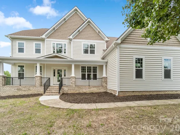 1047 Hearth Ln SW, Concord, NC 28025