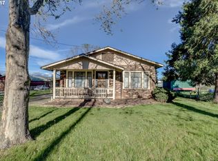 1813 Thomas Rd, Medford, OR 97501