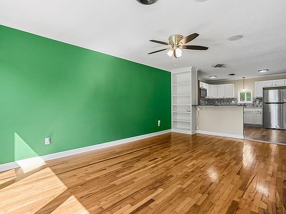 3rd image of 308 N Washington St