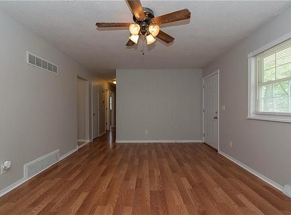 5th image of 1601 S Skyline Dr