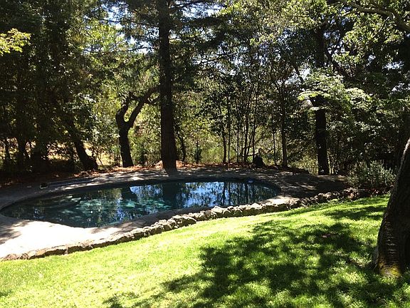 5th image of 70 Brushwood Ln