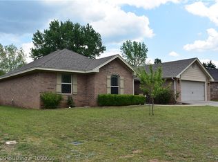 412 S 14th St, Lavaca, AR 72941
