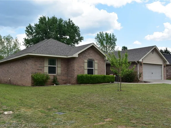 412 S 14th St, Lavaca, AR 72941