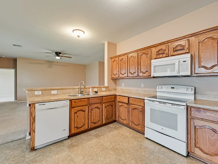2701 Mockingbird St — Photo 4