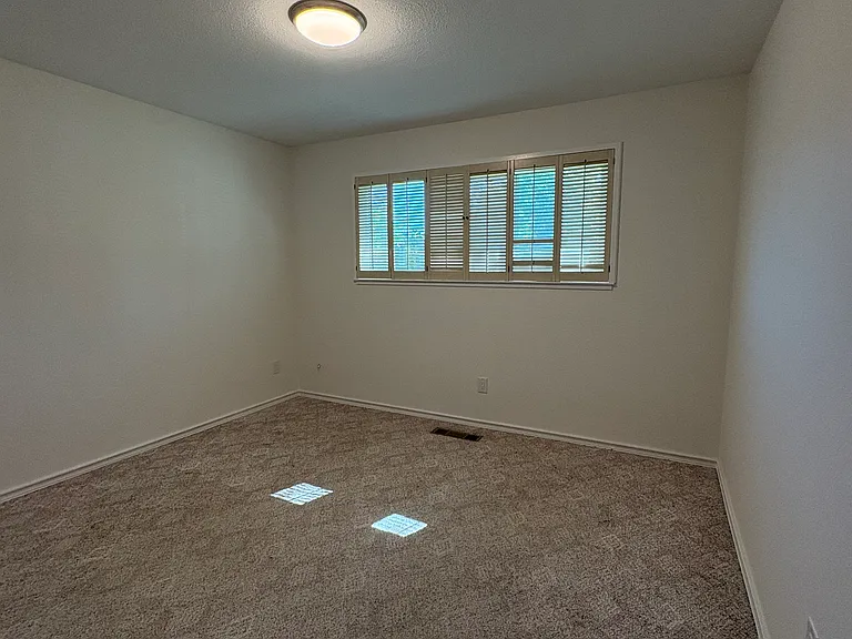 669 Clipper Way — Photo 10