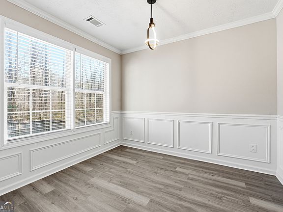 5th image of 4480 English Loop