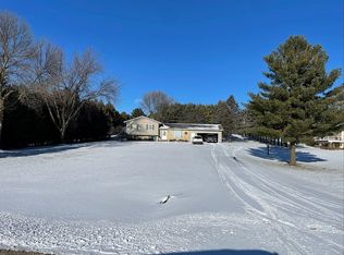 21797 115th St, Cresco, IA 52136