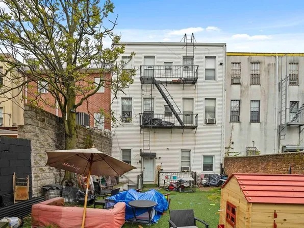 1536 Gates Avenue image 26 of 28