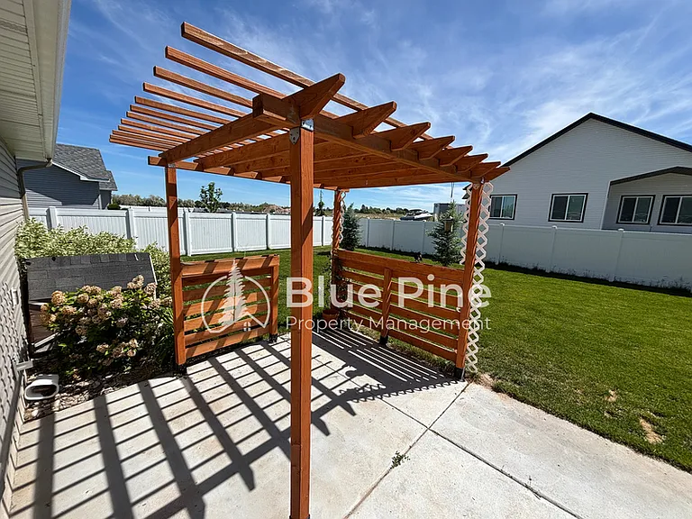 5506 Eaglewood Dr — Photo 24