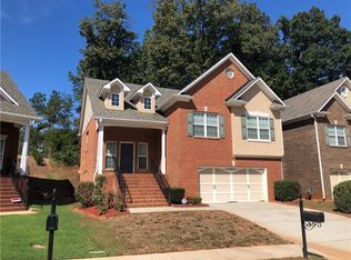 708 Pine Cove Dr, Lilburn, GA 30047