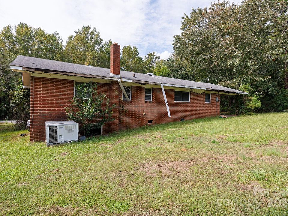 2nd image of 550 Sutton Rd S