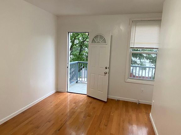 4th image of 2848 W 19th St #2F