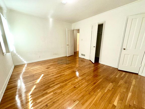 5th image of 549 Kelton Ave