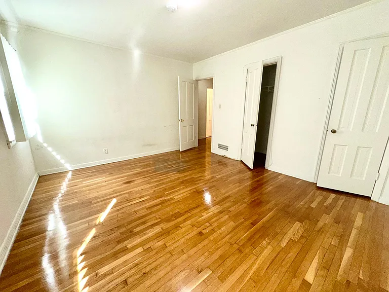 549 Kelton Ave — Photo 5