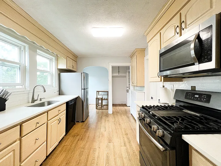 31 Grassmere Rd — Photo 4