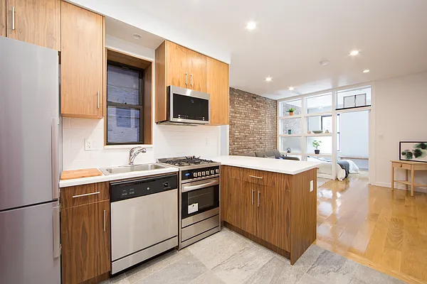 Rented by R New York | media 5