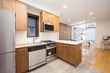 Rented by R New York