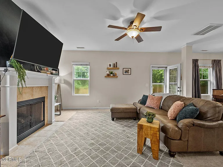 431 Bald Cypress Ln — Photo 5