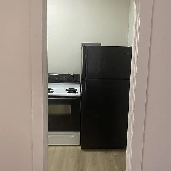 404 E Bond St #8 — Photo 7
