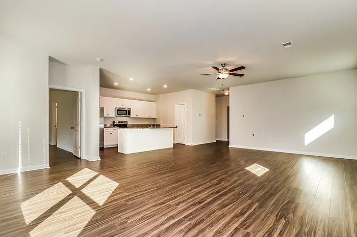 135 Dorian Loop — Photo 3