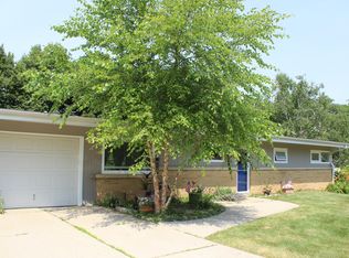 855 Anthony Ln, Brookfield, WI 53045