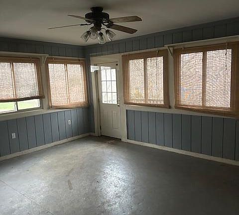 5th image of 220 Winding River Dr #2