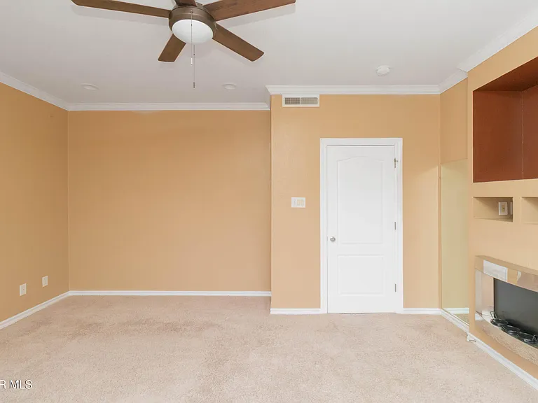 4744 Excalibur Dr — Photo 30