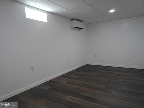 5th image of 1124 W Main St #1