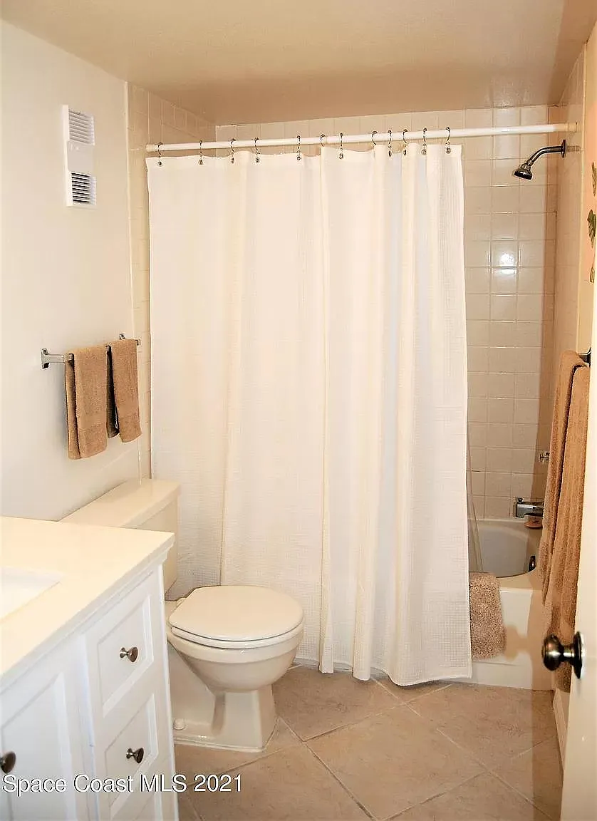 2 bed, 1240 sqft, $2,200 — Photo 3