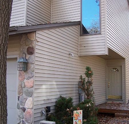4925 -4927 Bowen