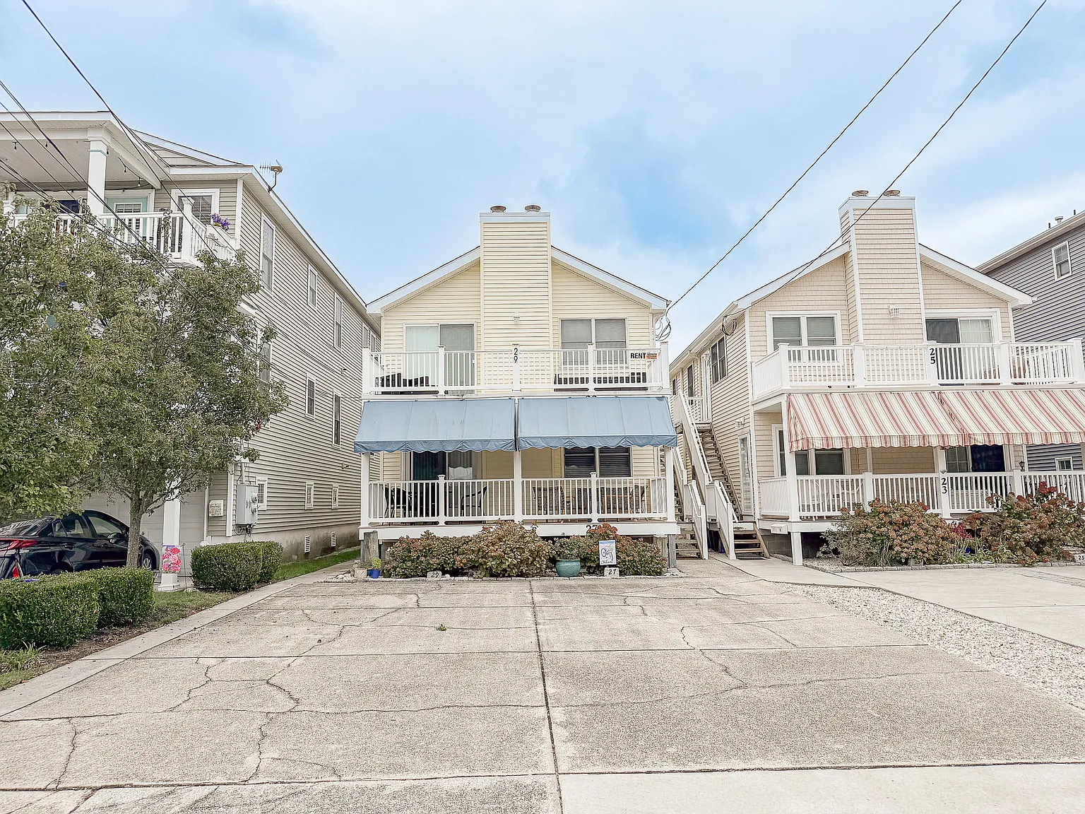3 bed, 1100 sqft, $3,000 — Photo 2