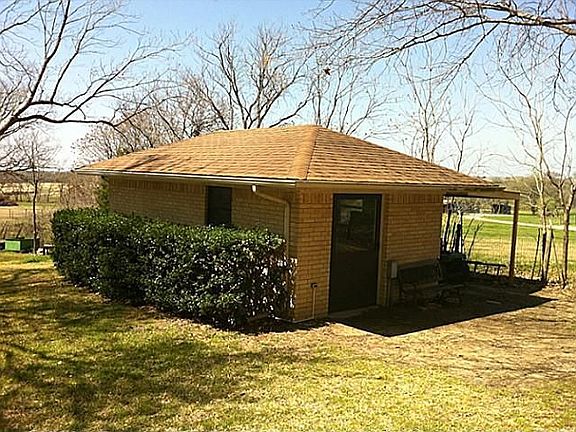 5th image of 1129 Mockingbird Cir