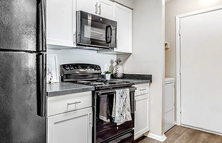 Viridian Apartments — Photo 7