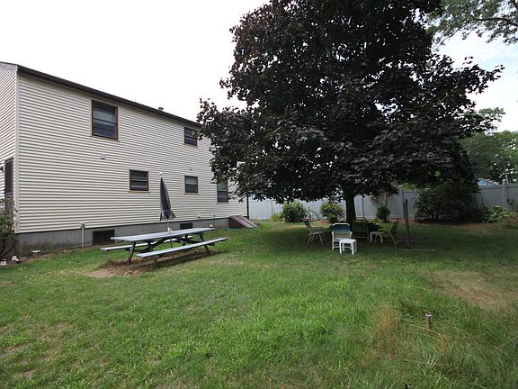 3rd image of 58 Winthrop Dr