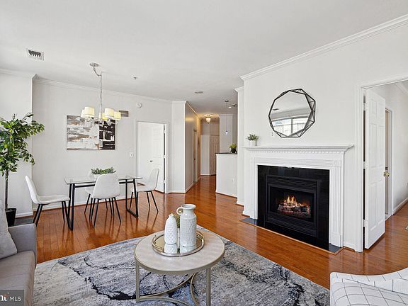 4th image of 3830 9th St N #Penthouse 3w