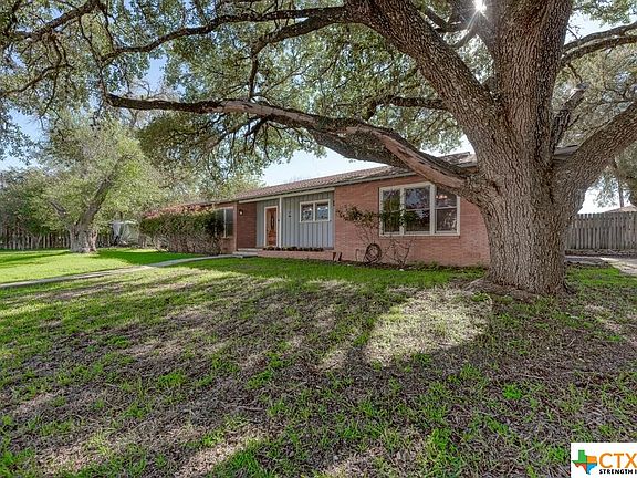 2nd image of 1337 N Lbj Dr