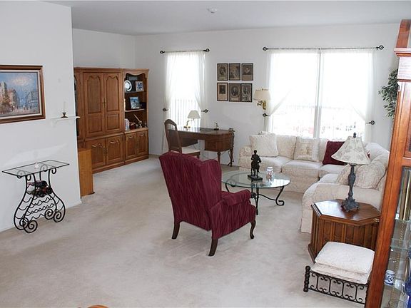 3rd image of 157 Meadow Ln