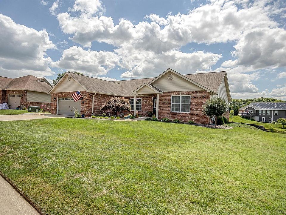 1st image of 248 Oakridge Ct