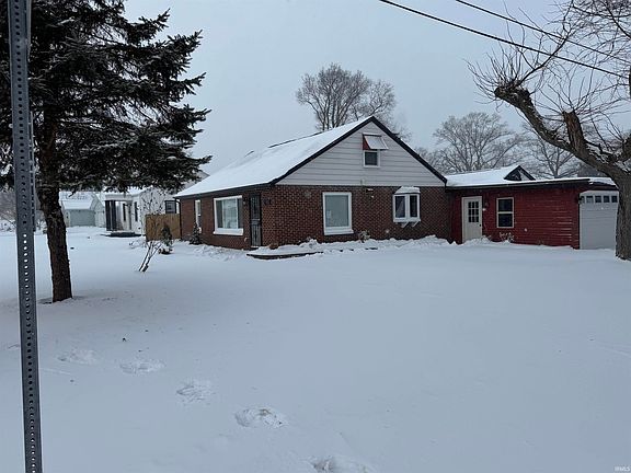 2nd image of 145 E Willow Dr