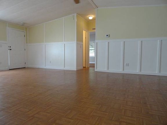 3rd image of 802 Egret Ln