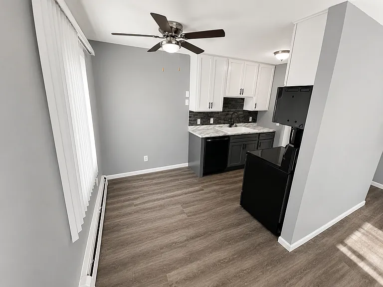 42nd Ave Apartment — Photo 19