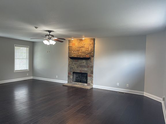 4th image of 425 River Heights Dr