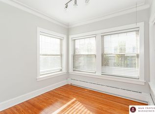 716 Ontario St APT 1, Oak Park, IL 60302