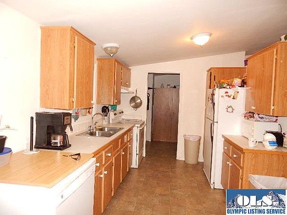4th image of 2848 E Myrtle St APT 1