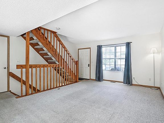 5th image of 5140 Singleton Dr