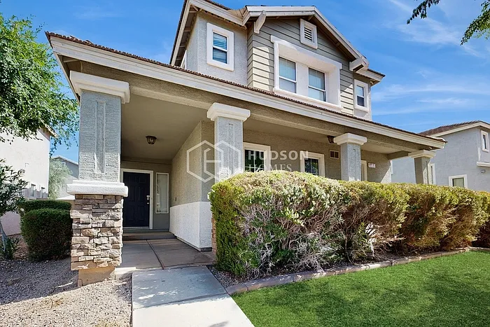 3 bed, 2.5 bath, 1656 sqft, $1,925 — Photo 3