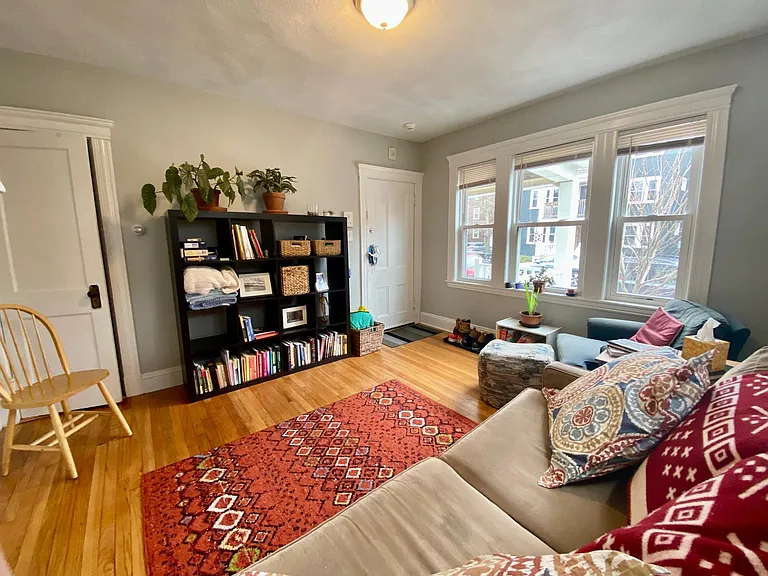 24 Saint Peter St #1L — Photo 4